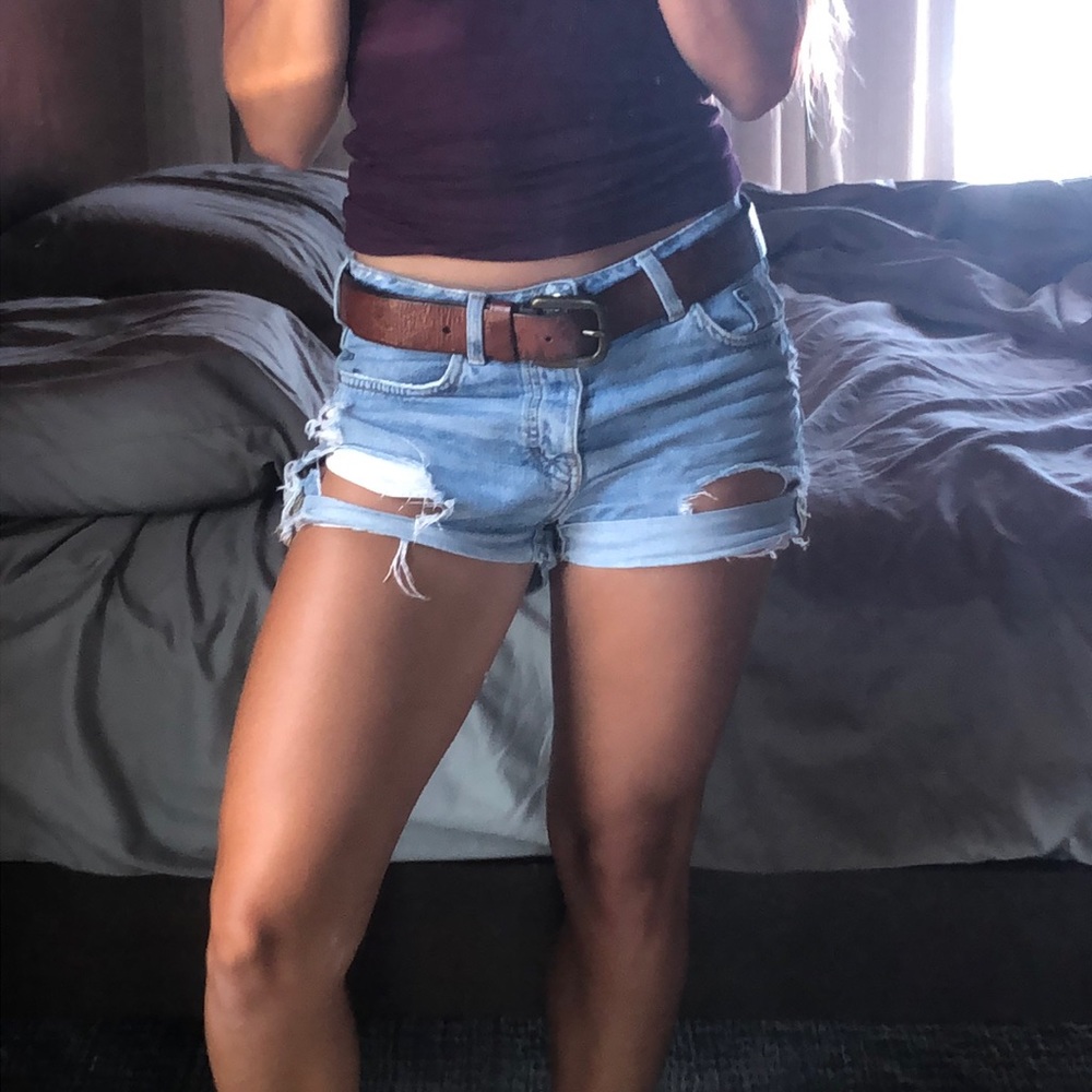 Super cute detailed leather belt!